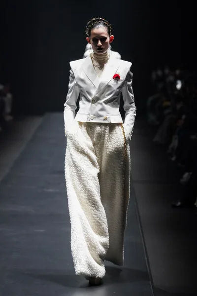 Look 12